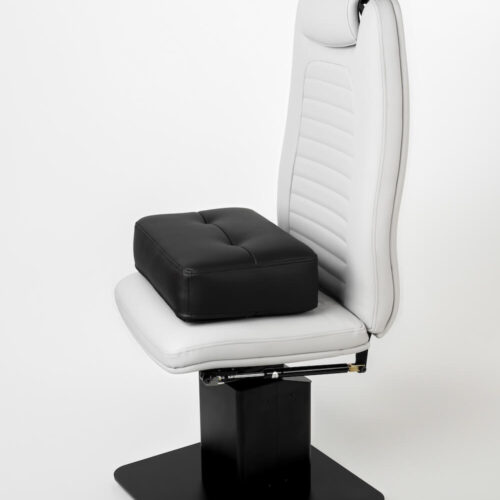 Chair-I-with-children-pillow Chair-I-with-children-pillow