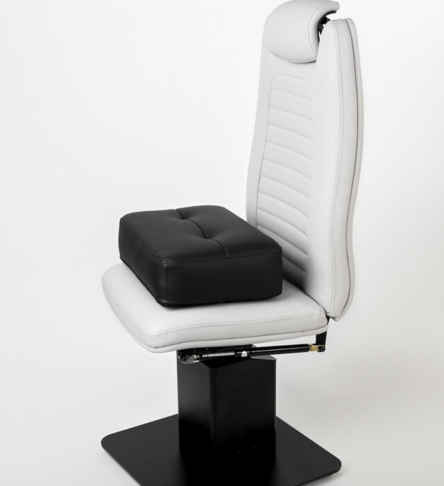 Chair-I-with-children-pillow Chair-I-with-children-pillow