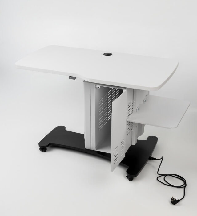 ET01OCT-side-door-open ET01OCT-side-door-open