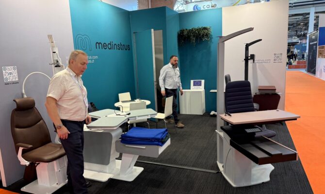 Medinstrus booth at ESCRS 2025 ophthalmology exhibition